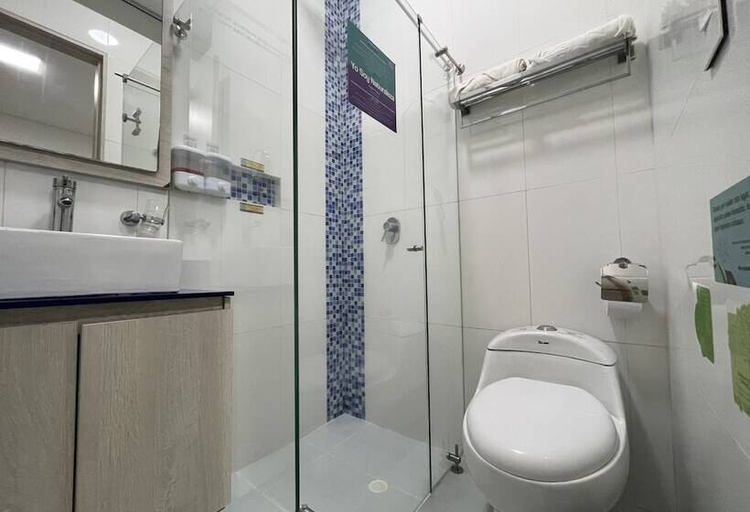 חדר סטנדרט לשלושה, Central Plaza Medellin