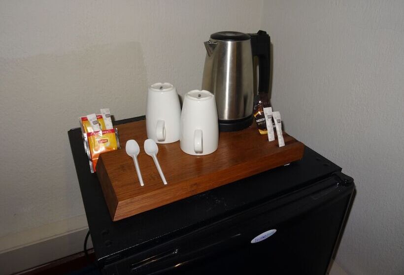 スタンダードトリプルルーム, De France