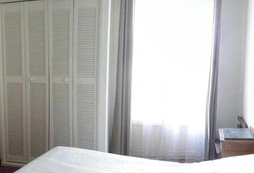 スタンダードルーム, De France