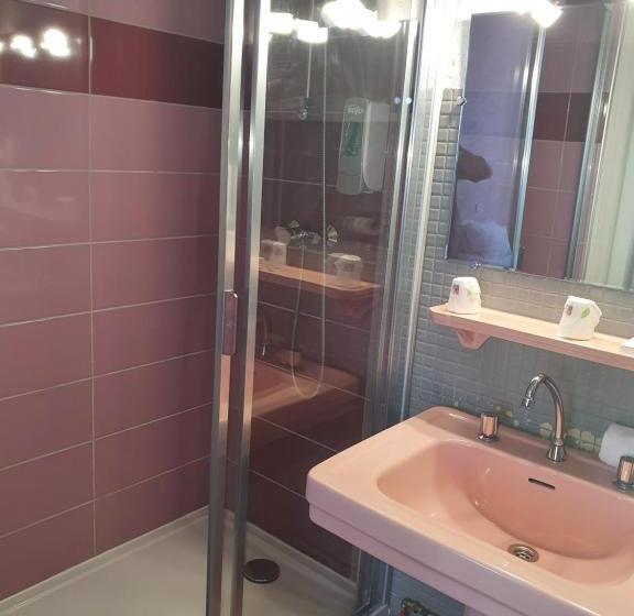 スタンダードトリプルルーム, De France