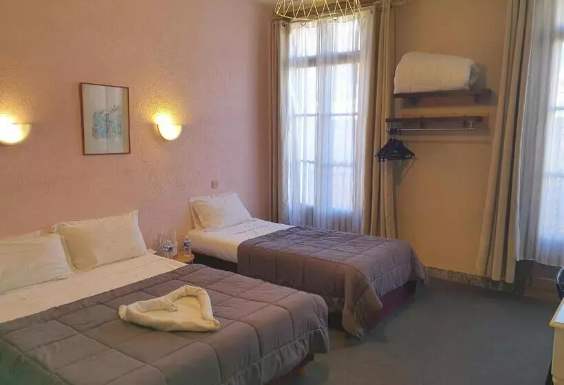 اتاق استاندارد سه نفره, De France