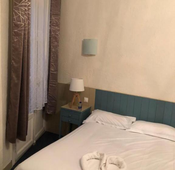 スタンダード４人部屋, De France