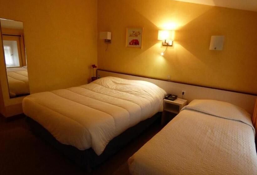 חדר סטנדרט לשלושה, Du Centre