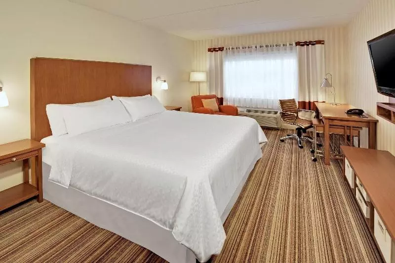キングサイズベッドのスイートルーム, Four Points By Sheraton Cambridge Kitchener, Ontario