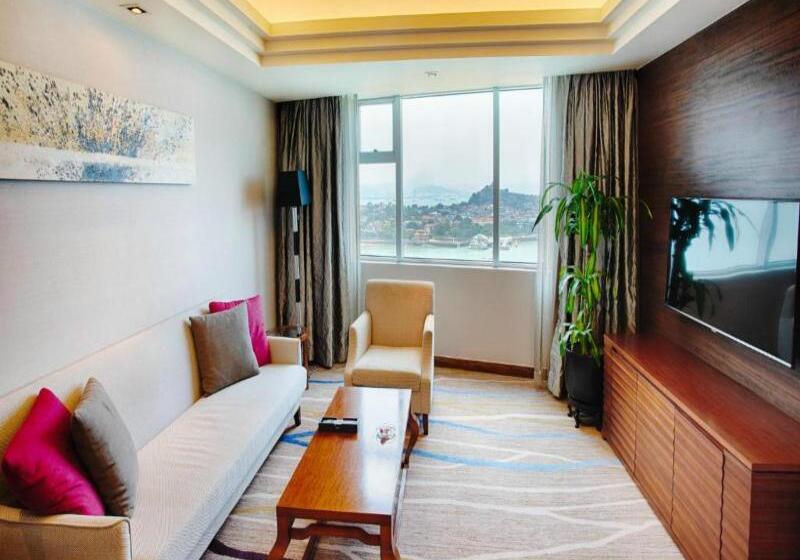 스탠다드 룸 킹사이즈 침대, Four Points By Sheraton Cambridge Kitchener, Ontario