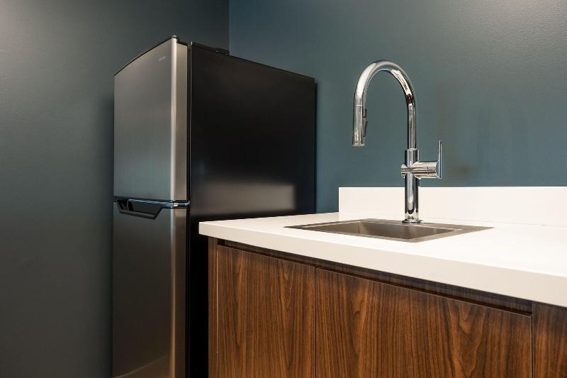 جناح سرير كينج, Four Points By Sheraton Kelowna Airport