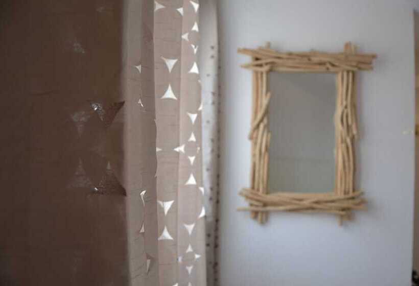 חדר סטנדרט לארבעה, Le Mas Du Terme