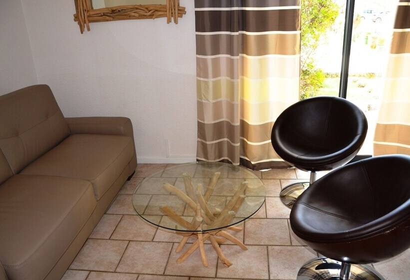 חדר סטנדרט לארבעה, Le Mas Du Terme