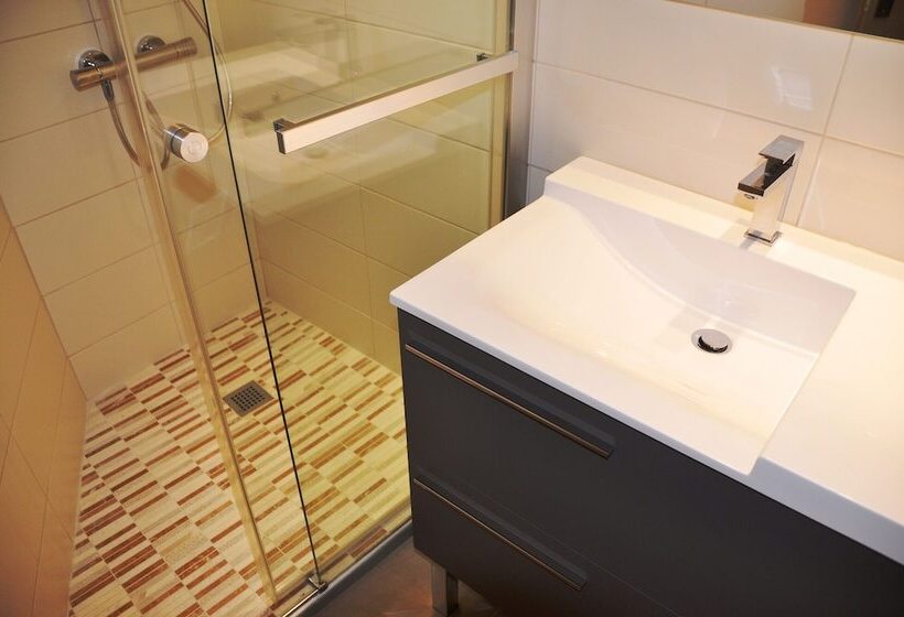 דירת חדר, Le Mas Du Terme