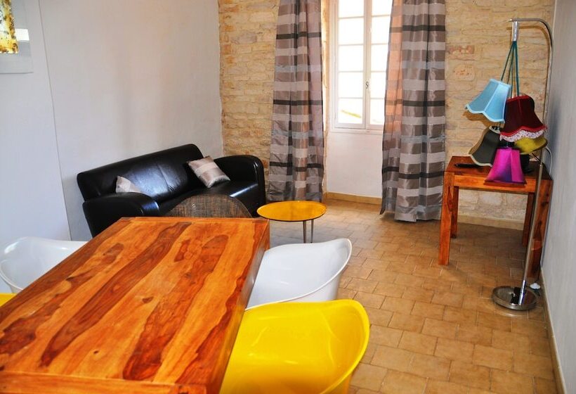 דירת חדר, Le Mas Du Terme