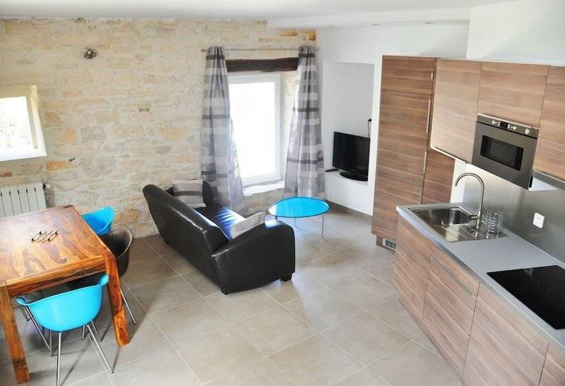 דירת חדר, Le Mas Du Terme