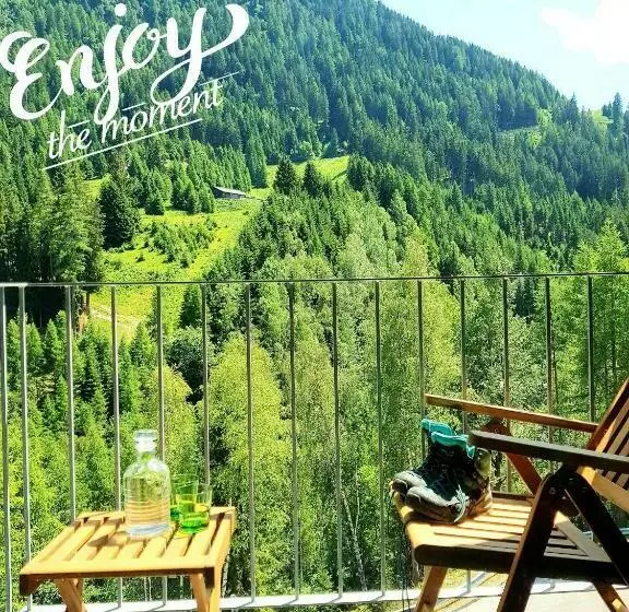 マウンテンビュースタンダードルーム, Quality Hosts Arlberg Hotel Lux Alpinae