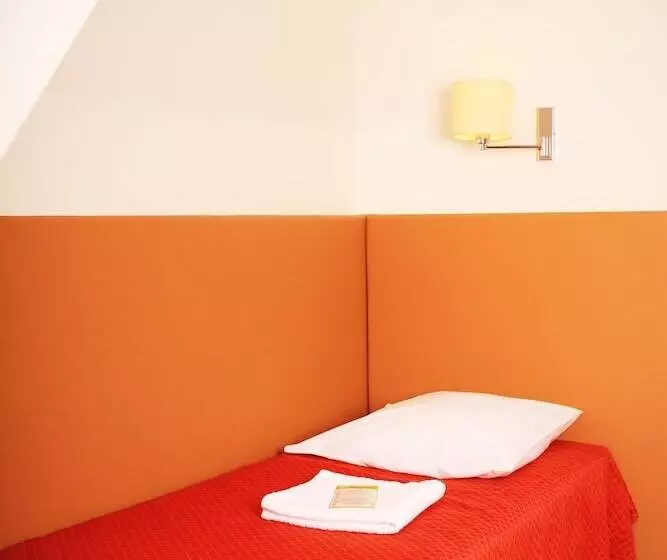 Chambre Standard Individuelle, Marignan