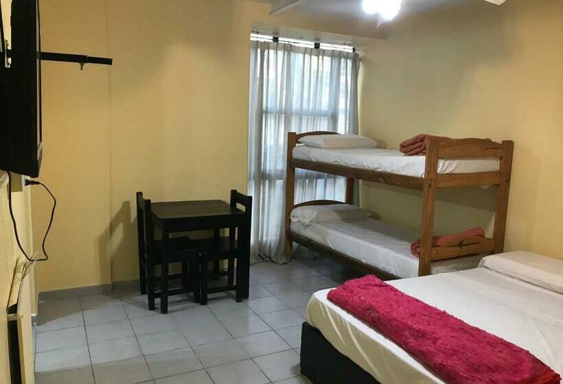 اتاق استاندارد چهار تخته, Mitre Suites