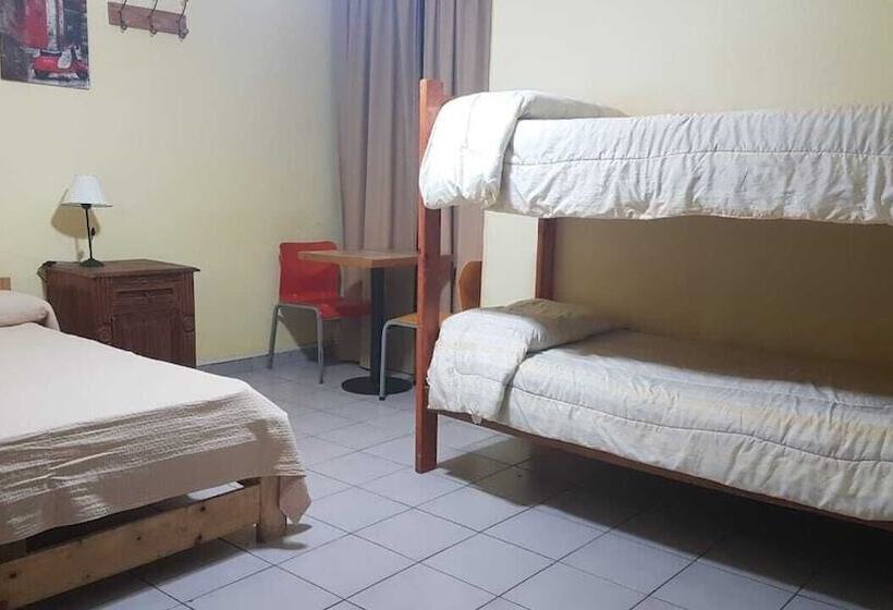 اتاق استاندارد چهار تخته, Mitre Suites