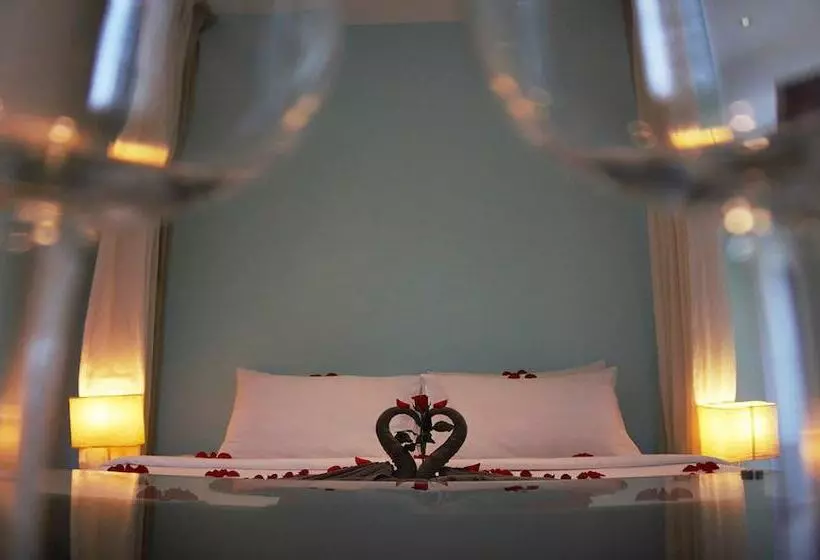 デラックスルーム, Rokkhak River Resort