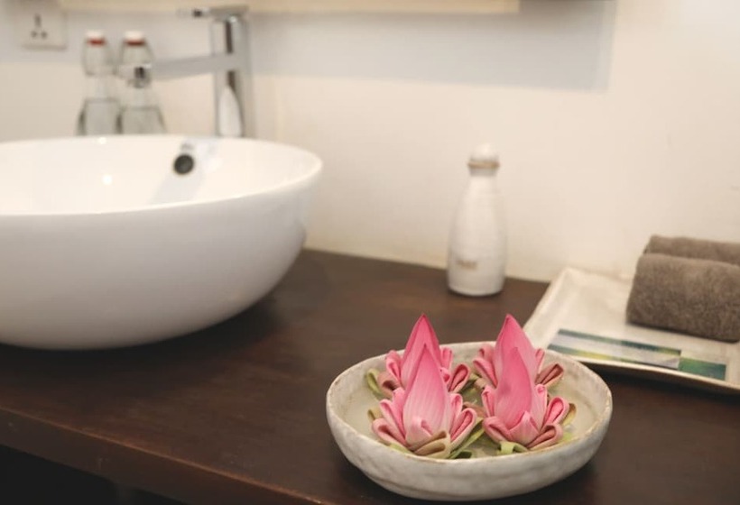 سوییت خانوادگی, Rokkhak River Resort