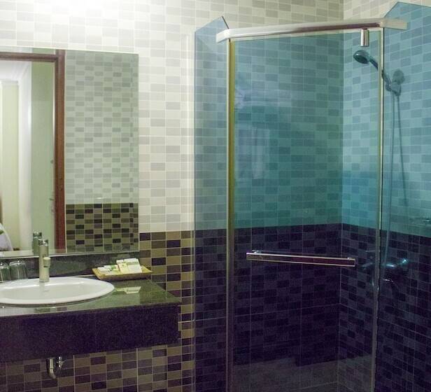 غرفة سوبيريور, V N E