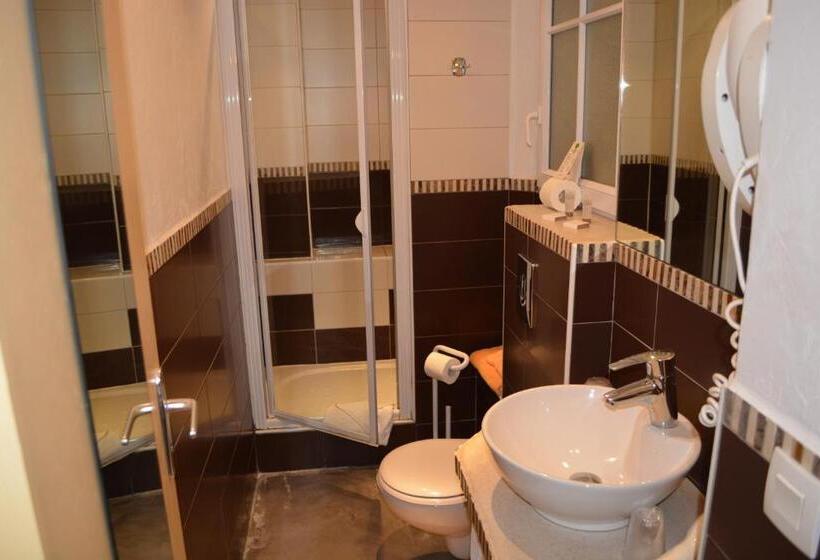 اتاق سوپریور با بالکن, Le Thimothée : Hôtel & Studios