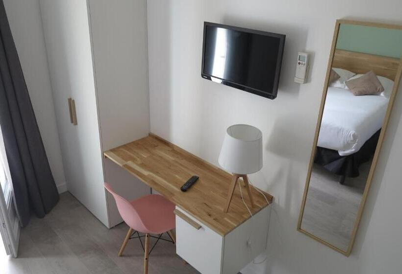 带露台的标准房间, Le Thimothée : Hôtel & Studios