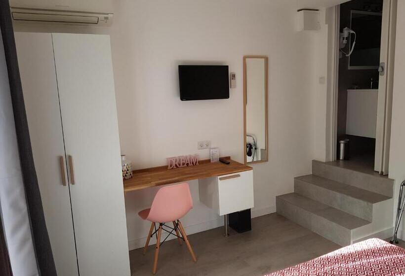 Номер Стандарт с Террасой, Le Thimothée : Hôtel & Studios