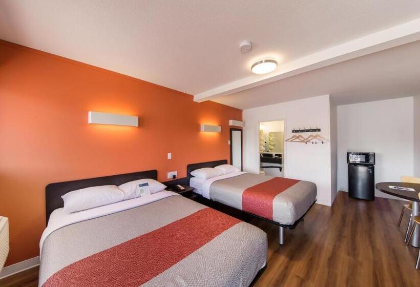 4 Bett Deluxe Zimmer, Motel 6 Cranbrook, Bc