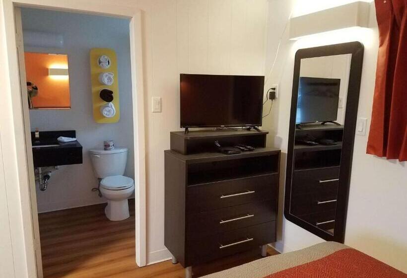 4 Bett Deluxe Zimmer, Motel 6 Cranbrook, Bc