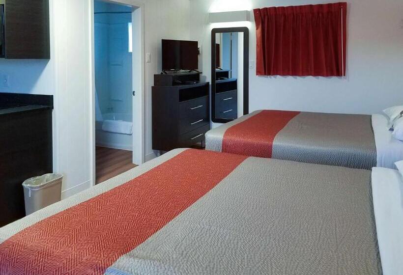 4 Bett Deluxe Zimmer, Motel 6 Cranbrook, Bc