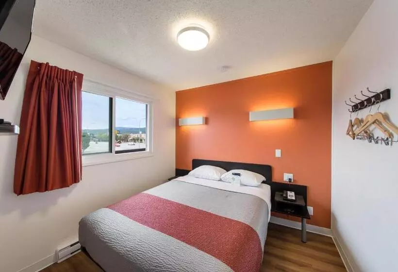 سوییت, Motel 6 Cranbrook, Bc