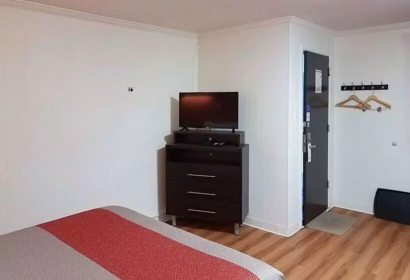 اتاق لوکس, Motel 6 Cranbrook, Bc
