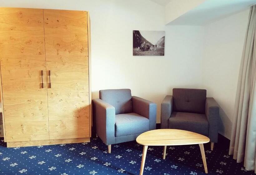 اتاق کلاسیک, Tirolerhof