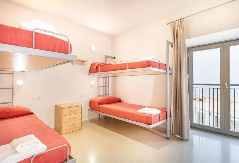ルームシェアのワンベッド, Albergue Inturjoven Chipiona Hostel