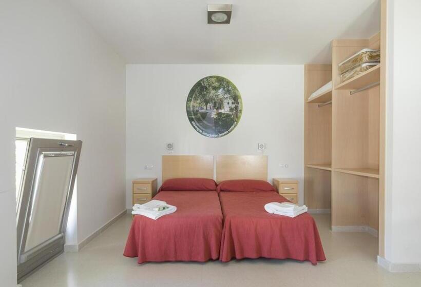 Vuode Makuusalissa, Albergue Inturjoven Chipiona   Hostel