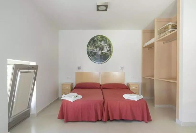 ルームシェアのワンベッド, Albergue Inturjoven Chipiona Hostel