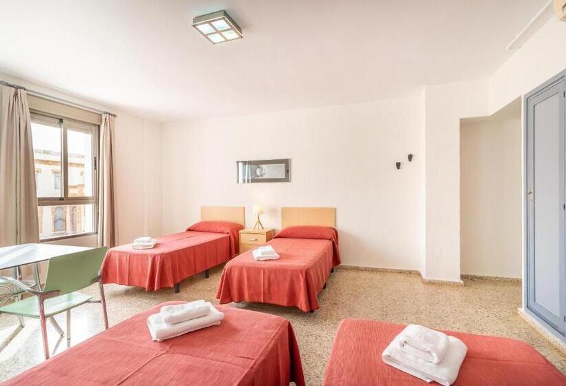 Standard Kolmen Hengen Huone, Albergue Inturjoven Chipiona   Hostel