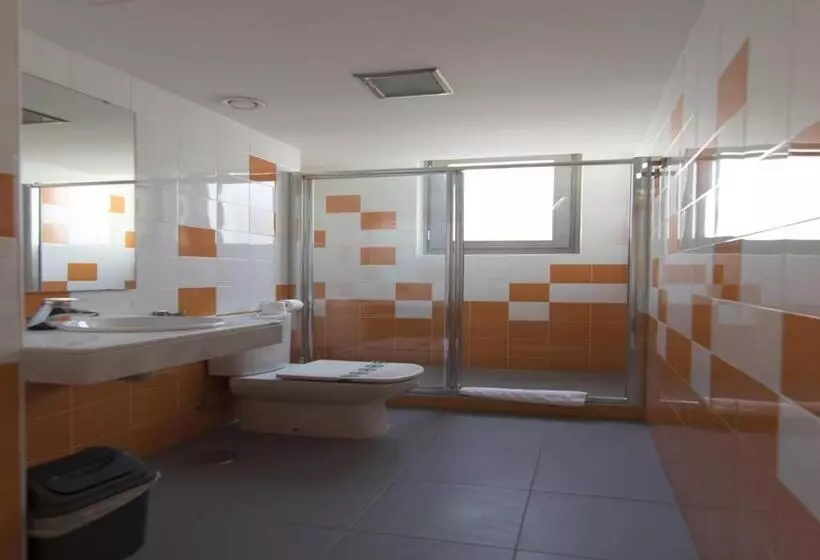 スタンダード4人部屋, Albergue Inturjoven Chipiona Hostel