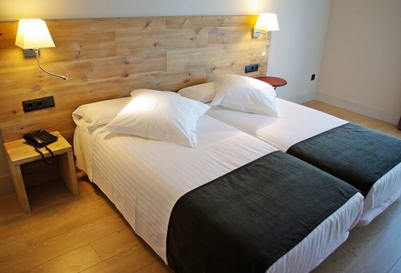 آپارتمان 2 خوابه, Arrels D'emporda