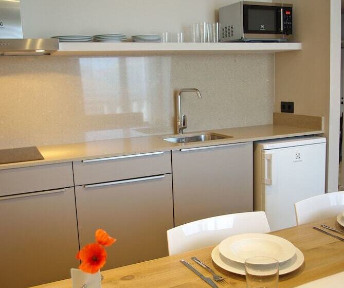 آپارتمان 2 خوابه, Arrels D'emporda