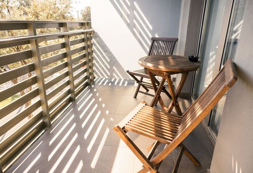 آپارتمان 2 خوابه, Arrels D'emporda