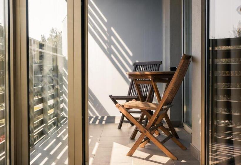 آپارتمان 1 خوابه, Arrels D'emporda