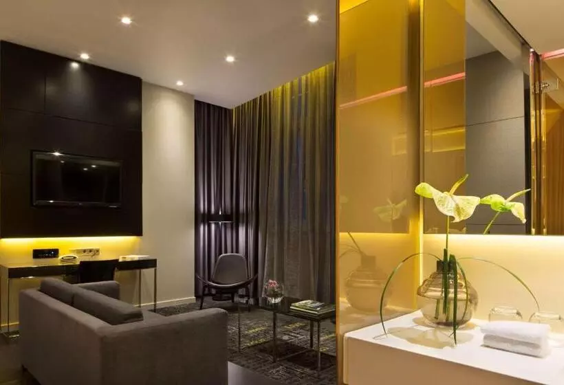 سوئیت جونیور با تخت بزرگ, Art Otel Amsterdam, Powered By Radisson Hotels