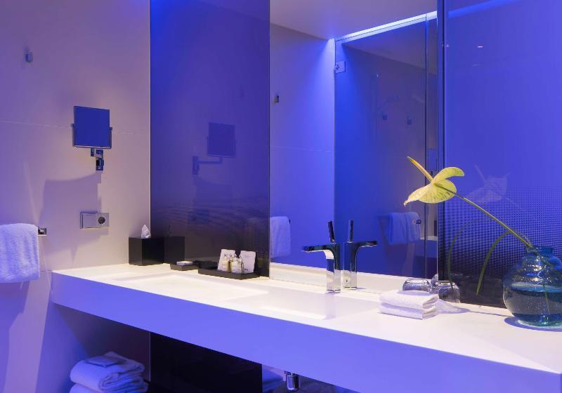 اتاق استاندارد با چشم‌انداز, Art Otel Amsterdam, Powered By Radisson Hotels