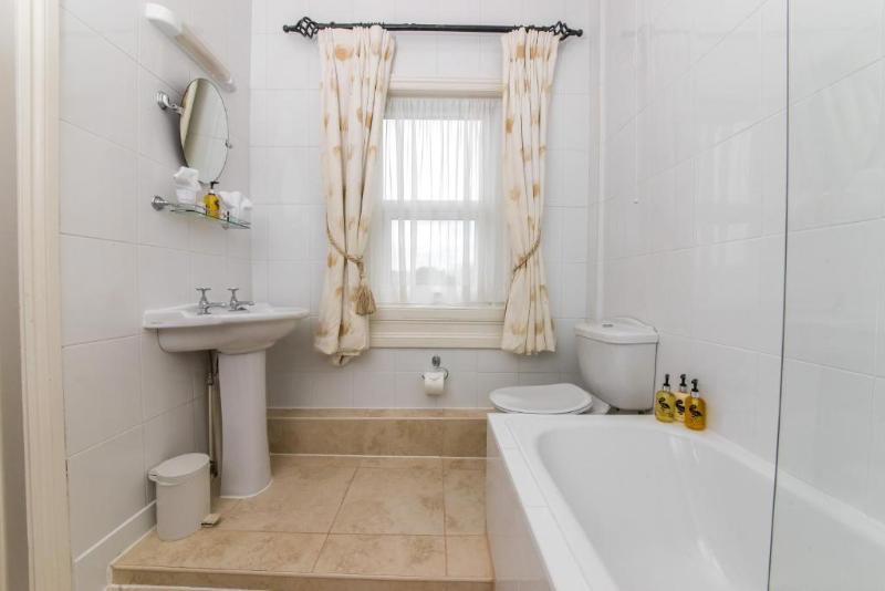 חדר סופריור, Oldfields House