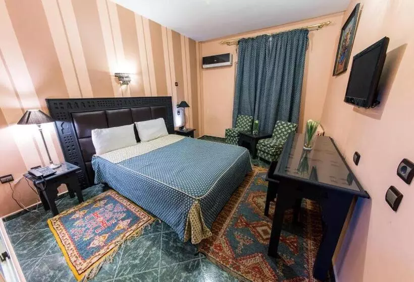 اتاق استاندارد یک نفره, Akouas