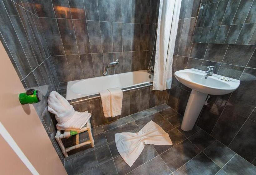 스탠다드 룸, Akouas