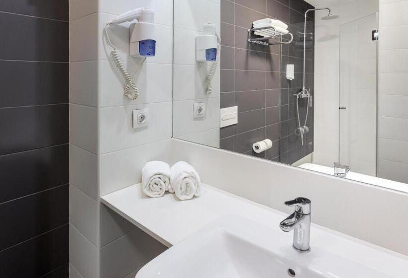 اتاق استاندارد سه نفره, B&b Hotel Barcelona Viladecans