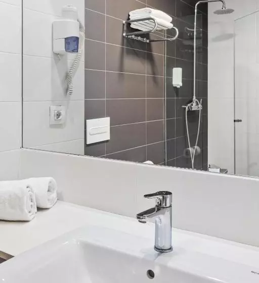 اتاق استاندارد سه نفره, B&b Hotel Barcelona Viladecans