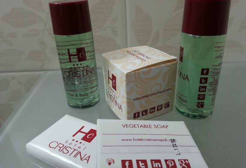 اتاق استاندارد سه نفره, Cristina