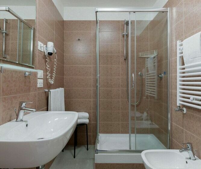 اتاق اجرایی, Cristina