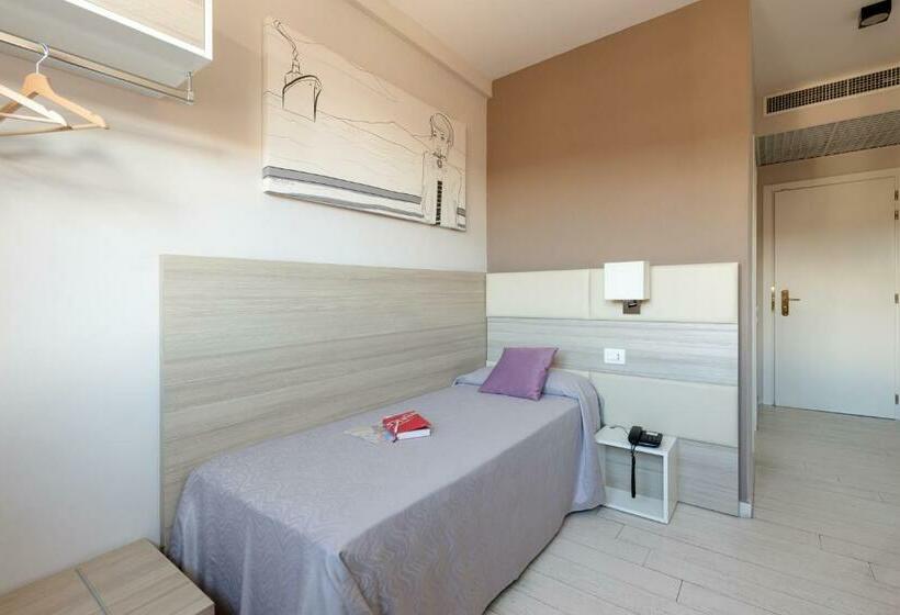 اتاق استاندارد یک نفره, Cristina